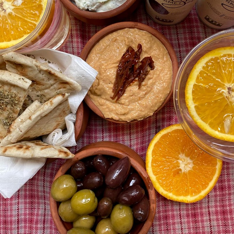 dipy-hummus-oliwki